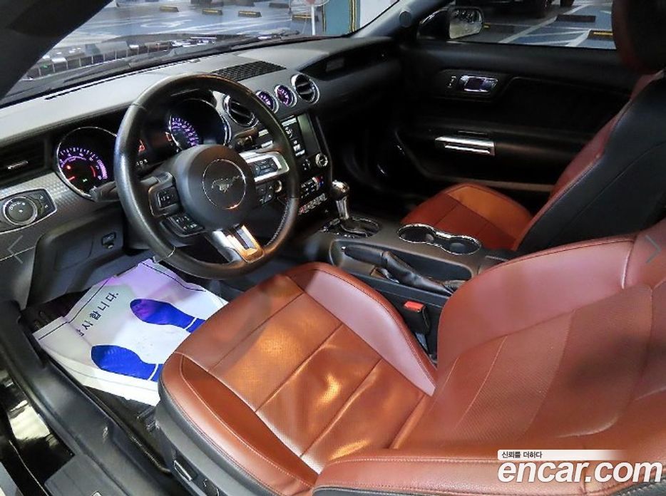 Ford Mustang фото 10