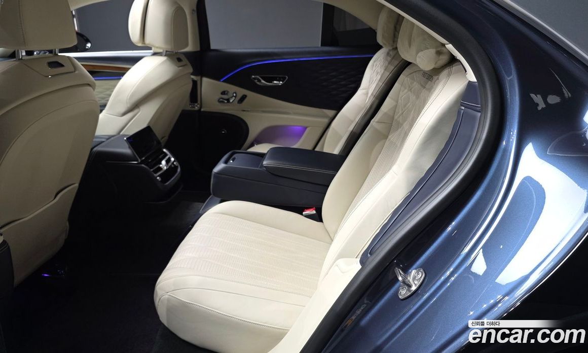 Bentley Flying Spur 3rd Gen фото 9