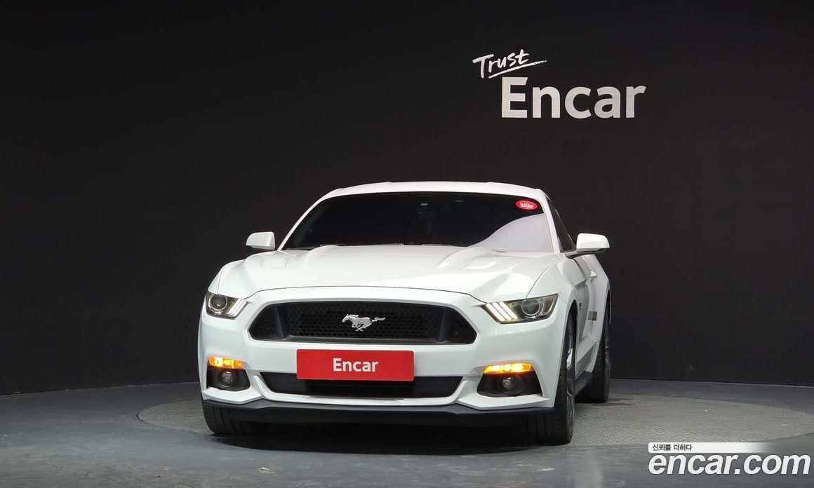 Ford Mustang фото 3