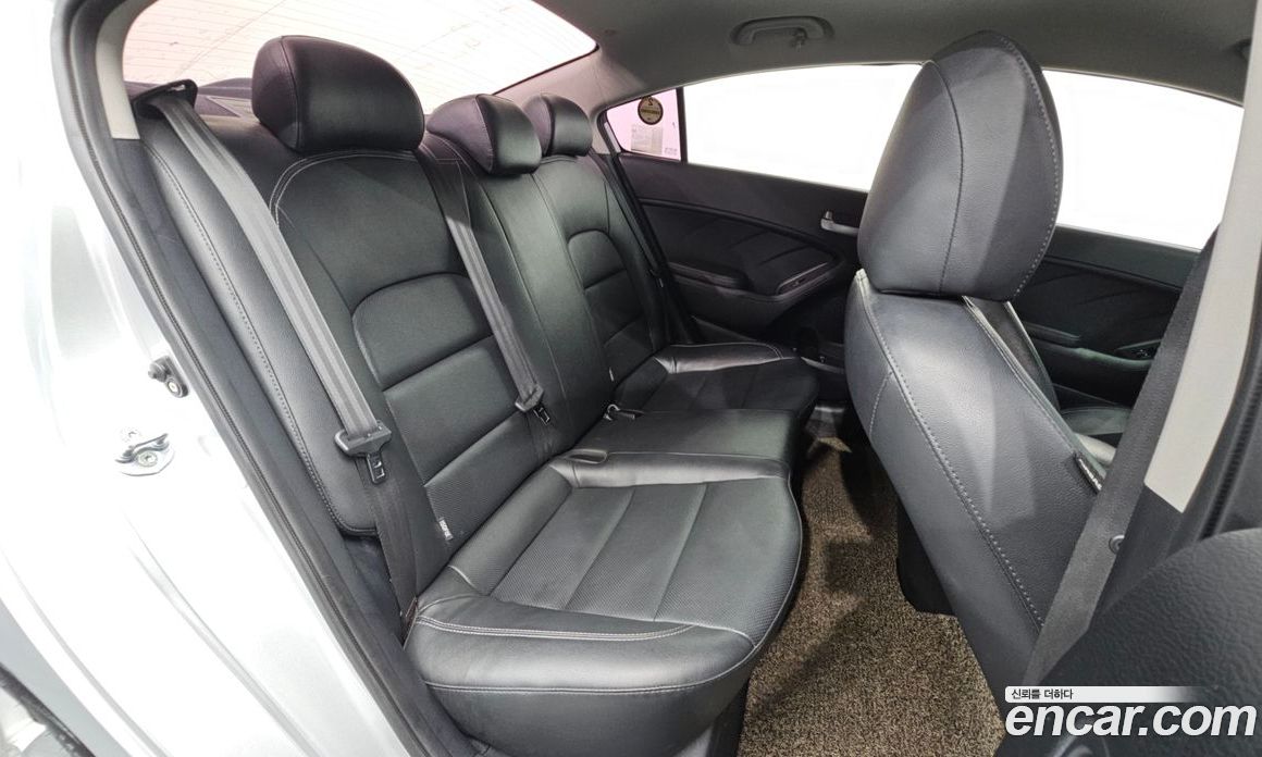 Kia K3 1st Gen фото 11