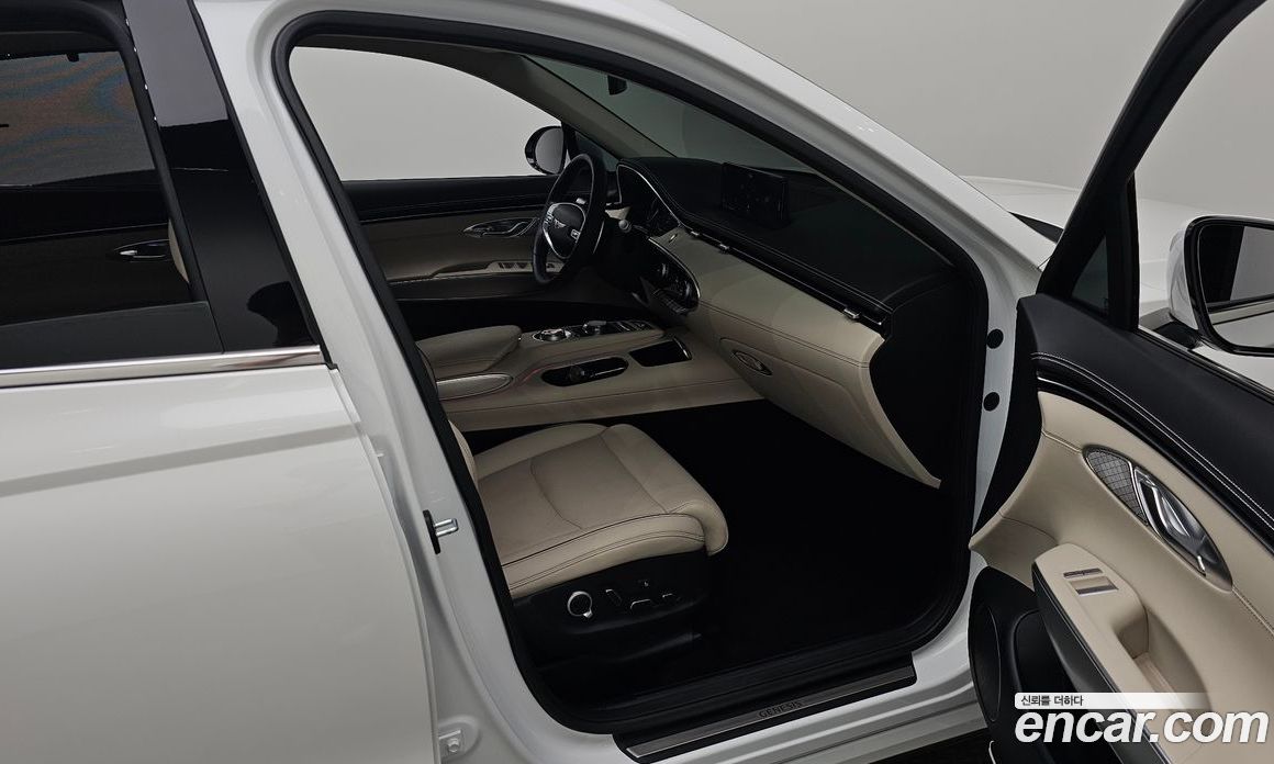 Genesis GV70 фото 11