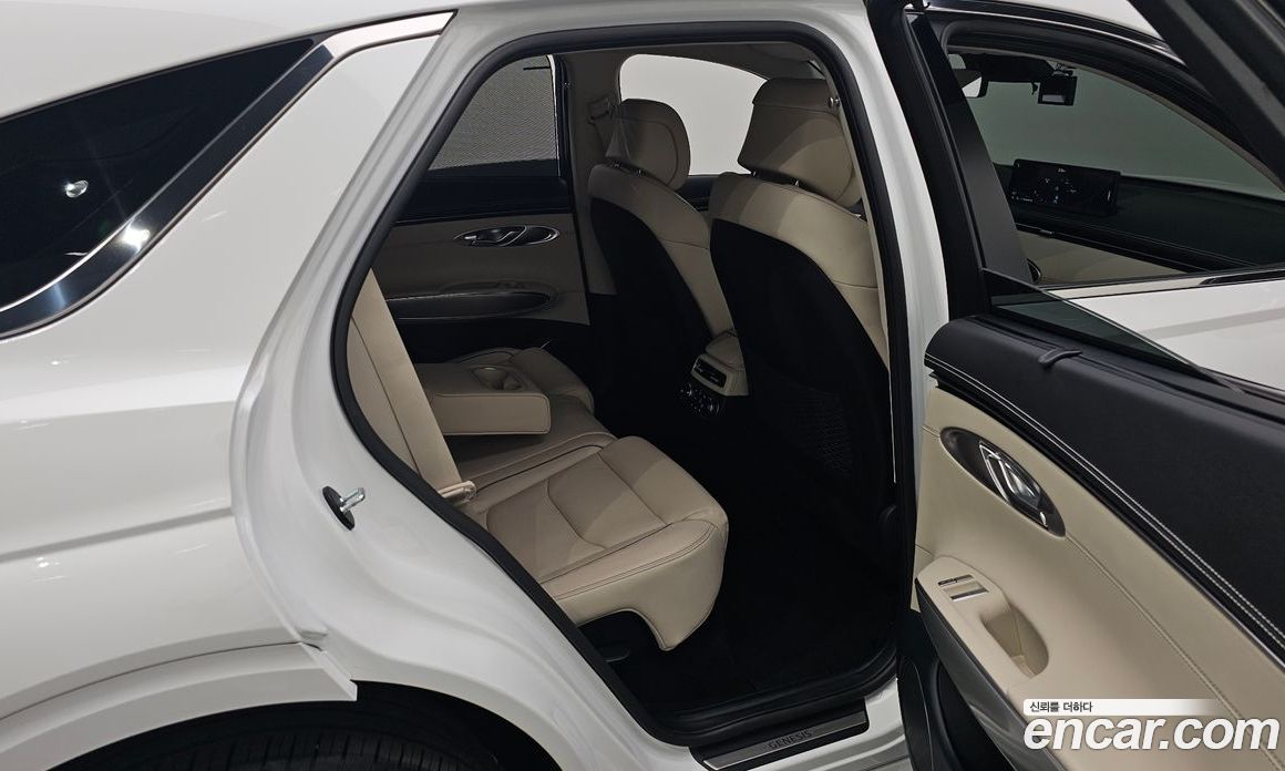 Genesis GV70 фото 12