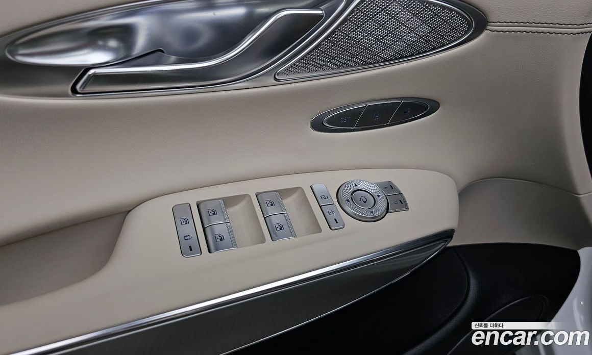 Genesis GV70 фото 17