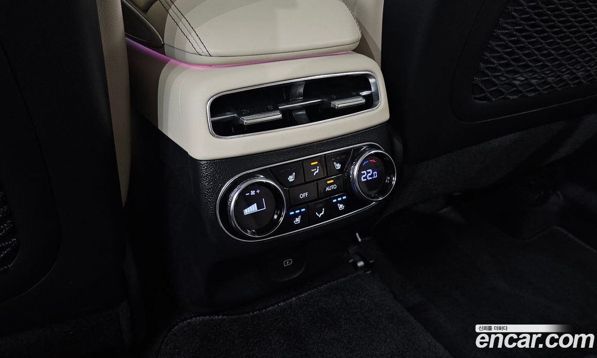 Genesis GV70 фото 19