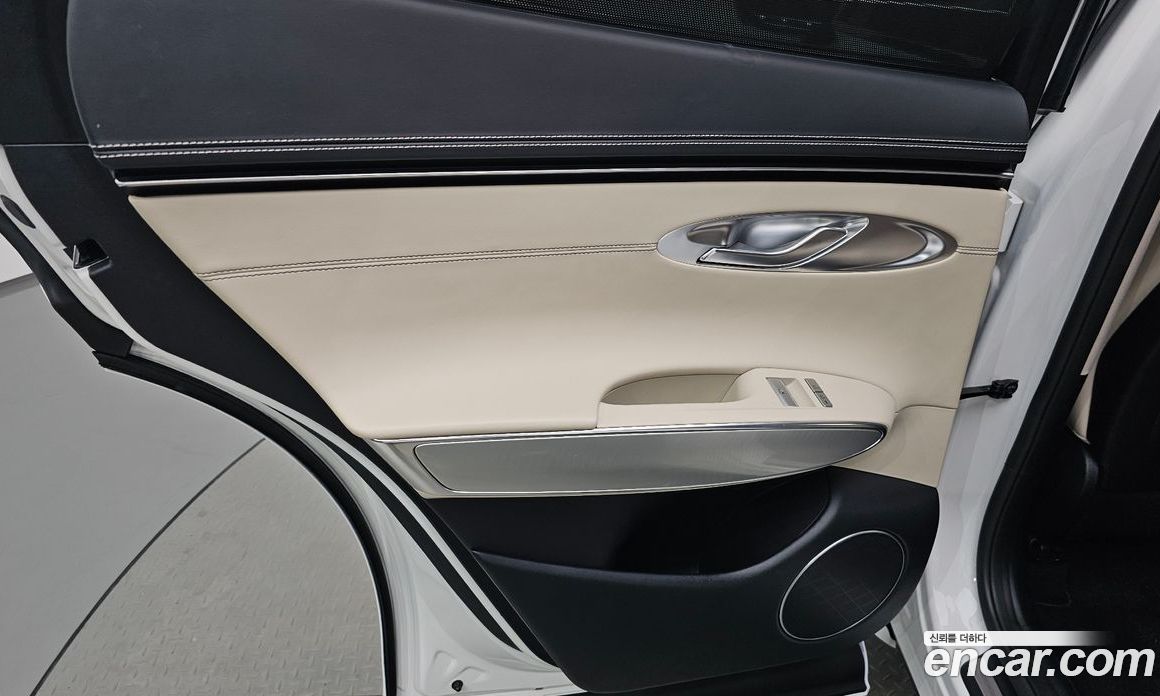 Genesis GV70 фото 26