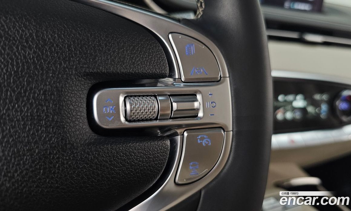 Genesis GV70 фото 35