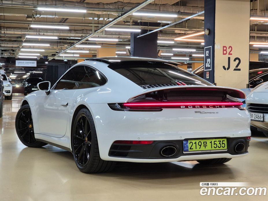 Porsche 911 (992) фото 3