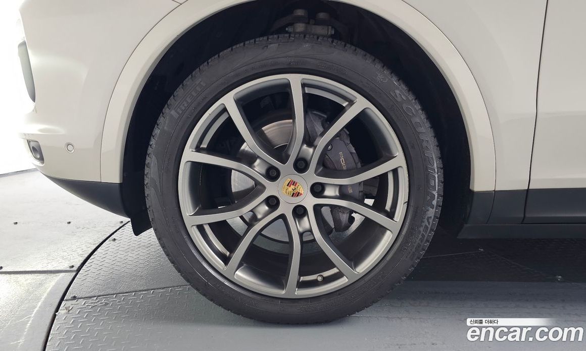 Porsche Cayenne 3rd Gen фото 4