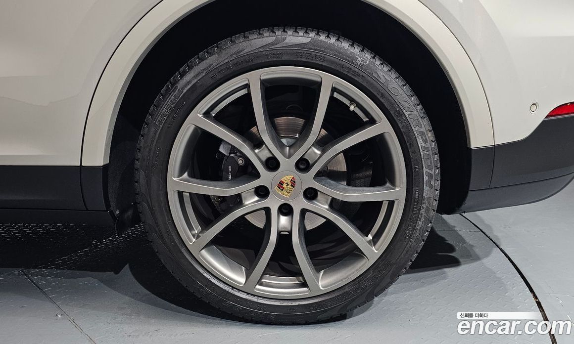 Porsche Cayenne 3rd Gen фото 21