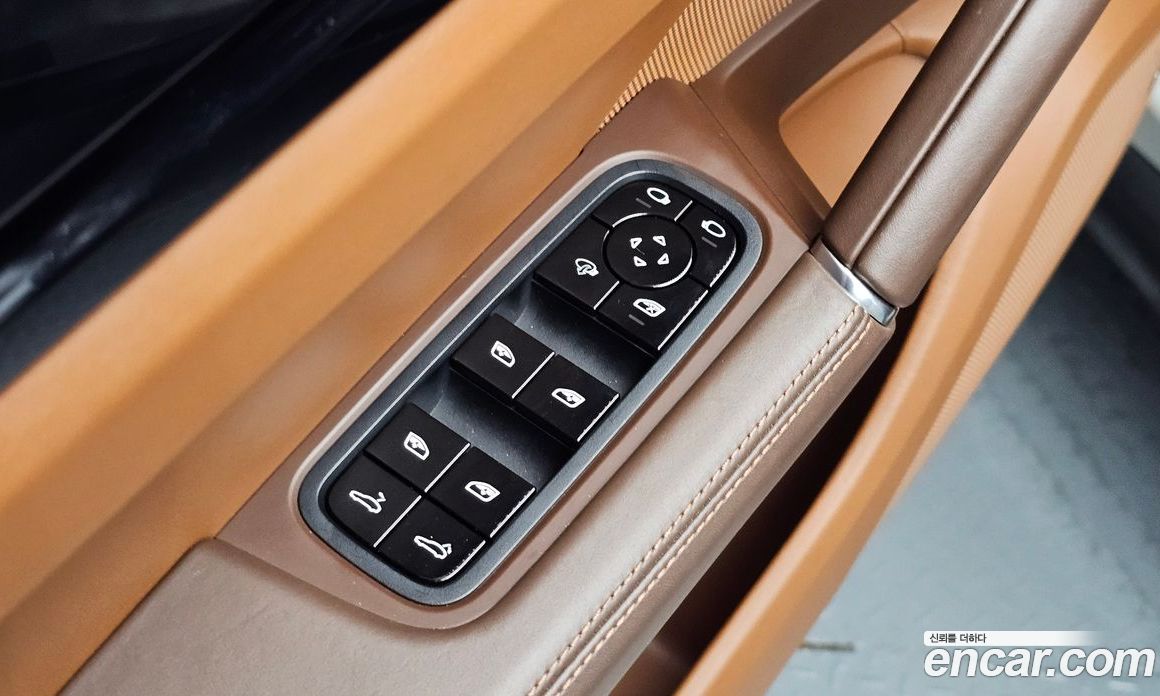 Porsche Cayenne 3rd Gen фото 31