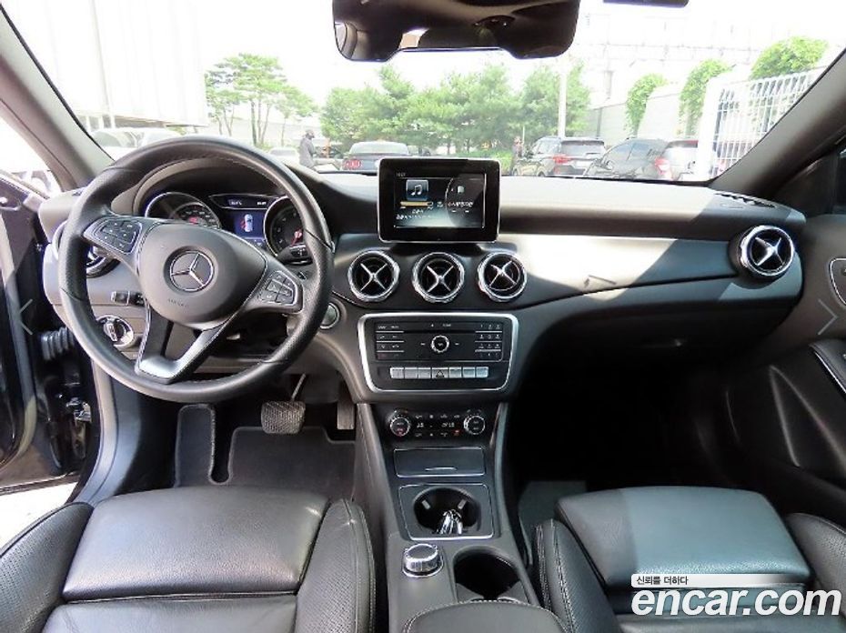 Mercedes-Benz GLA-Class X156 фото 7