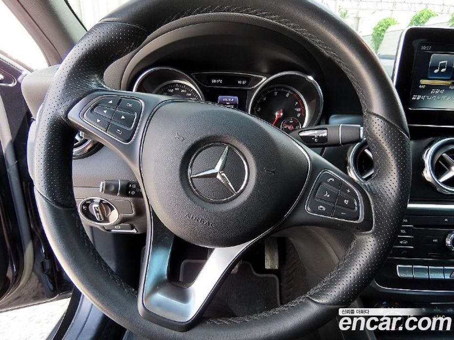 Mercedes-Benz GLA-Class X156 фото 8