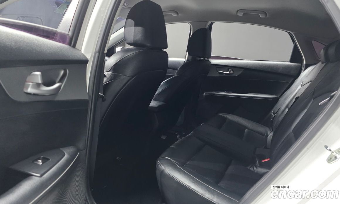 Kia K3 2nd Gen фото 12