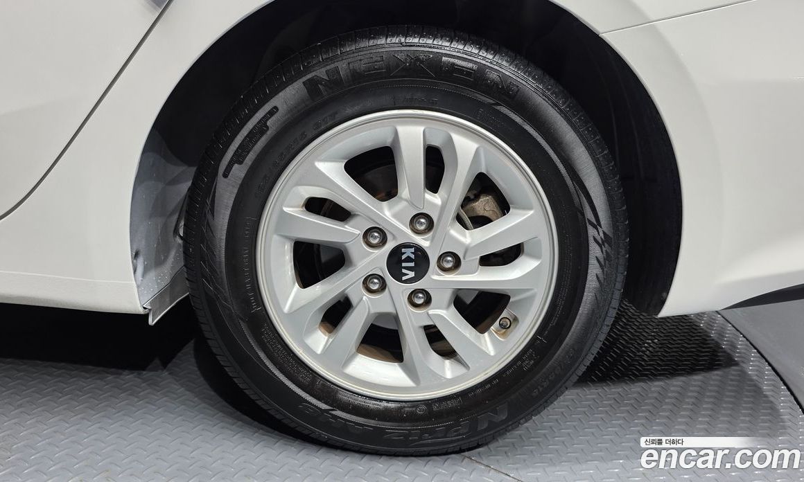 Kia K3 2nd Gen фото 21