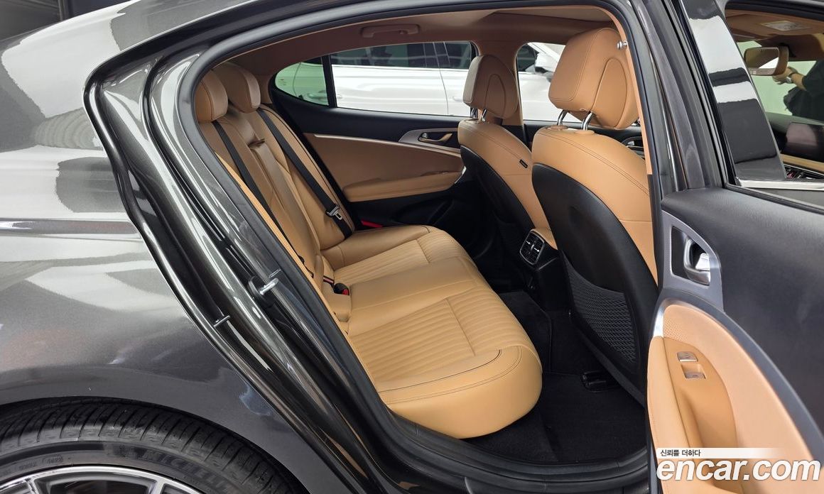 Genesis G70 Restyling фото 12