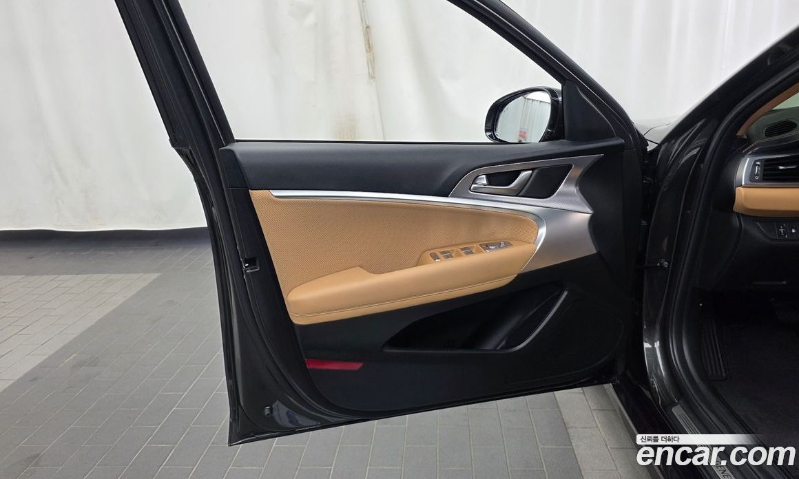 Genesis G70 Restyling фото 24