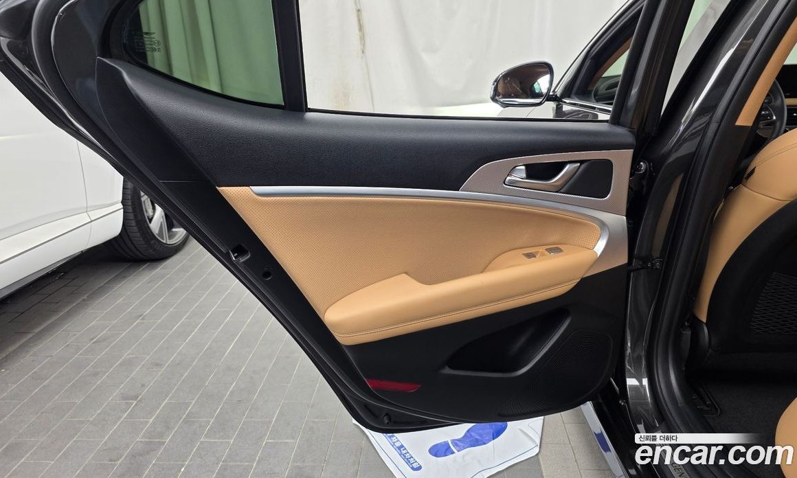 Genesis G70 Restyling фото 25