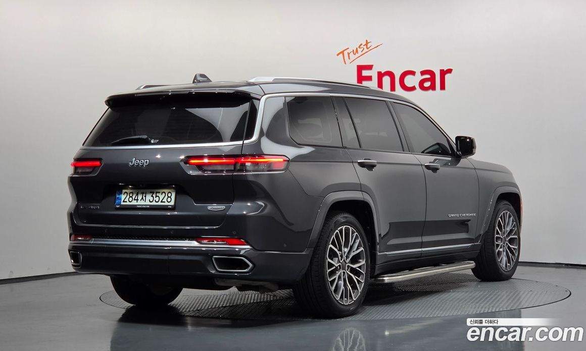 Jeep Grand Cherokee (WL) фото 2