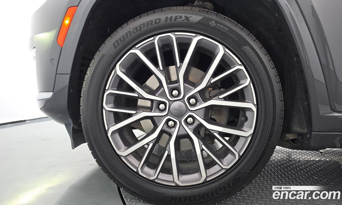 Jeep Grand Cherokee (WL) фото 5