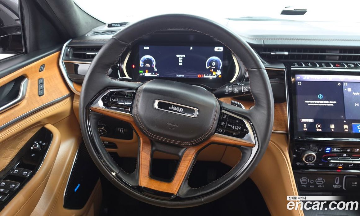 Jeep Grand Cherokee (WL) фото 12