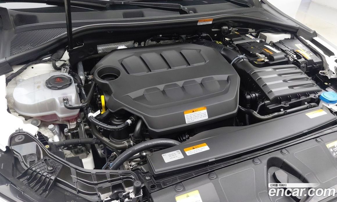 Audi A3 (8Y) фото 6