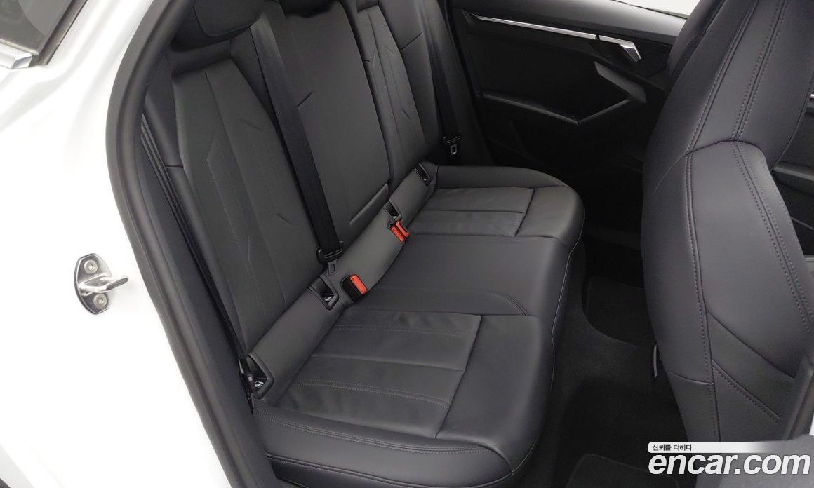 Audi A3 (8Y) фото 7