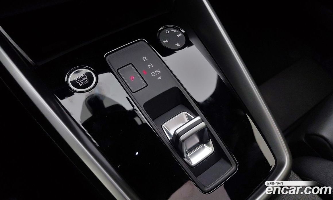 Audi A3 (8Y) фото 9