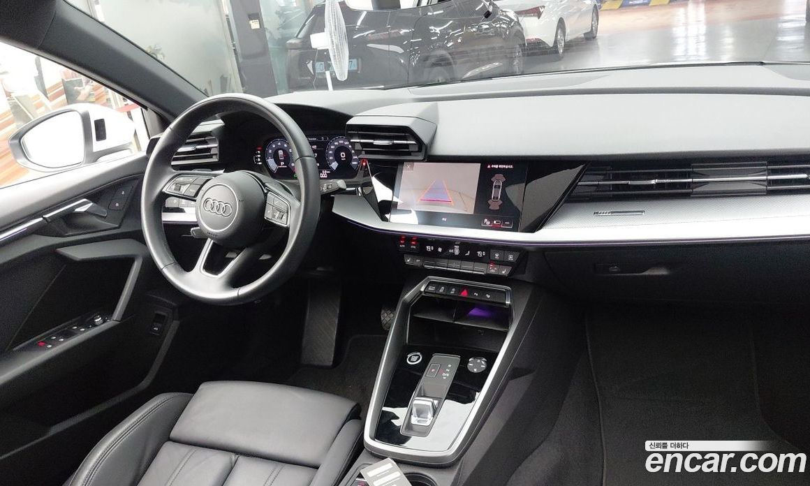 Audi A3 (8Y) фото 10