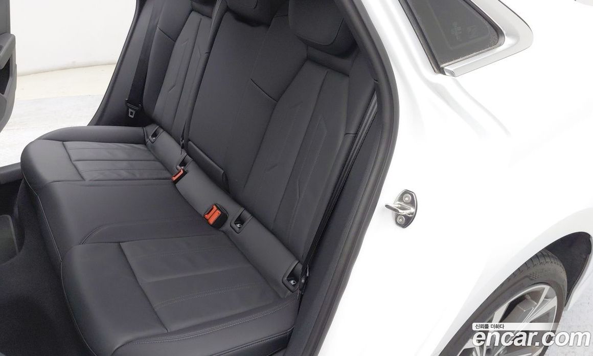 Audi A3 (8Y) фото 13