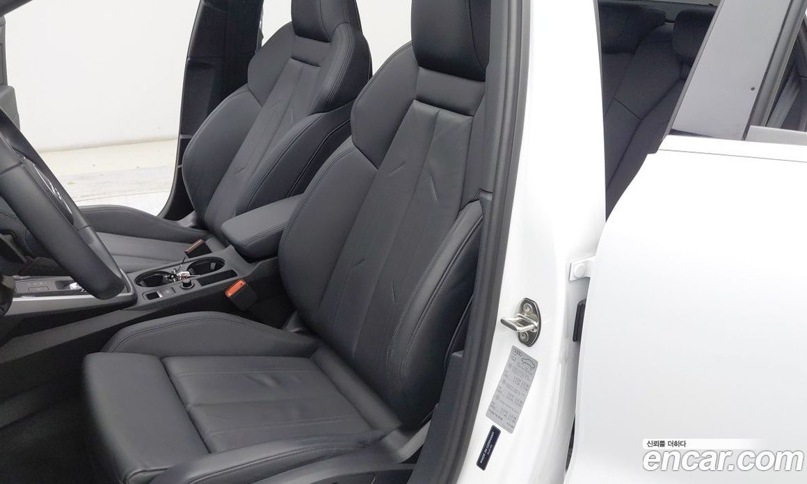 Audi A3 (8Y) фото 16