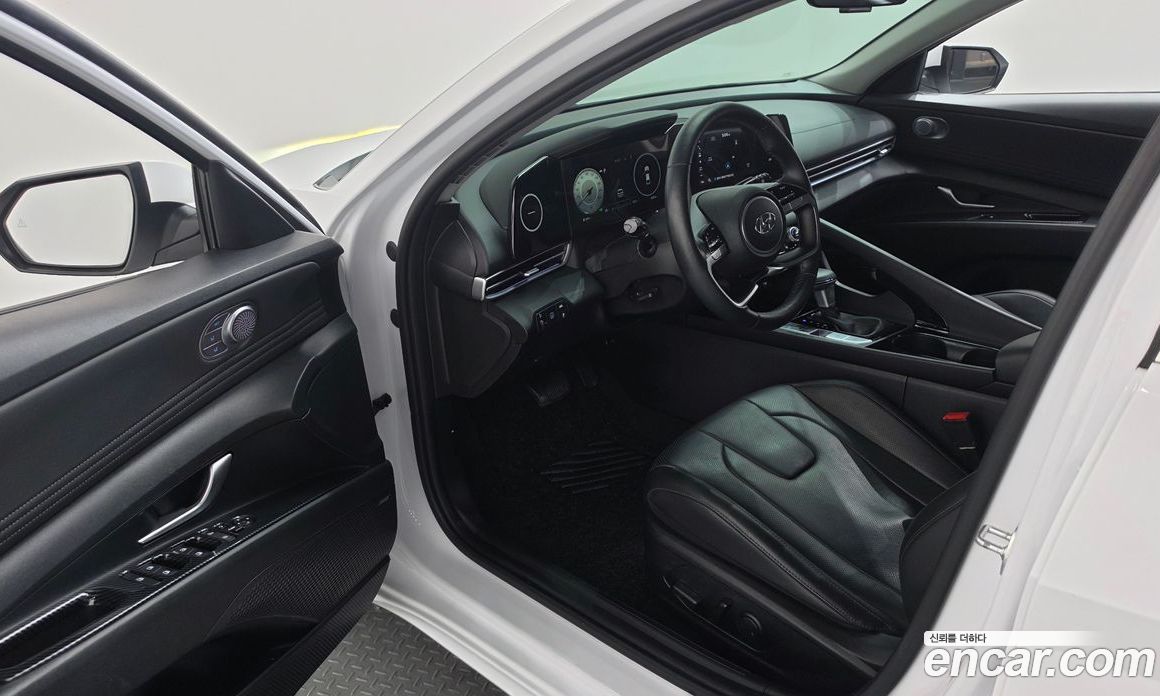 Hyundai Avante Hybrid (CN7) фото 10