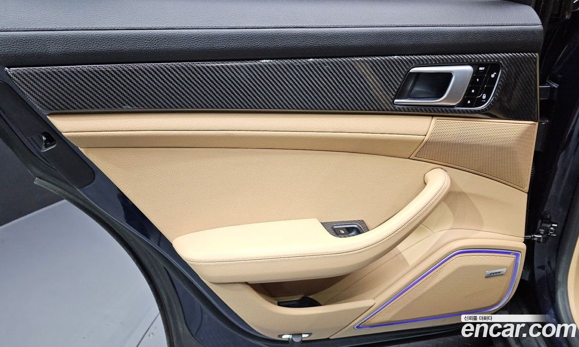 Porsche Panamera (971) фото 25