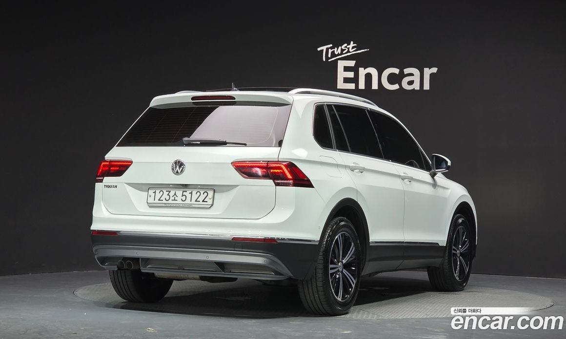 Volkswagen Tiguan 2nd Gen фото 2