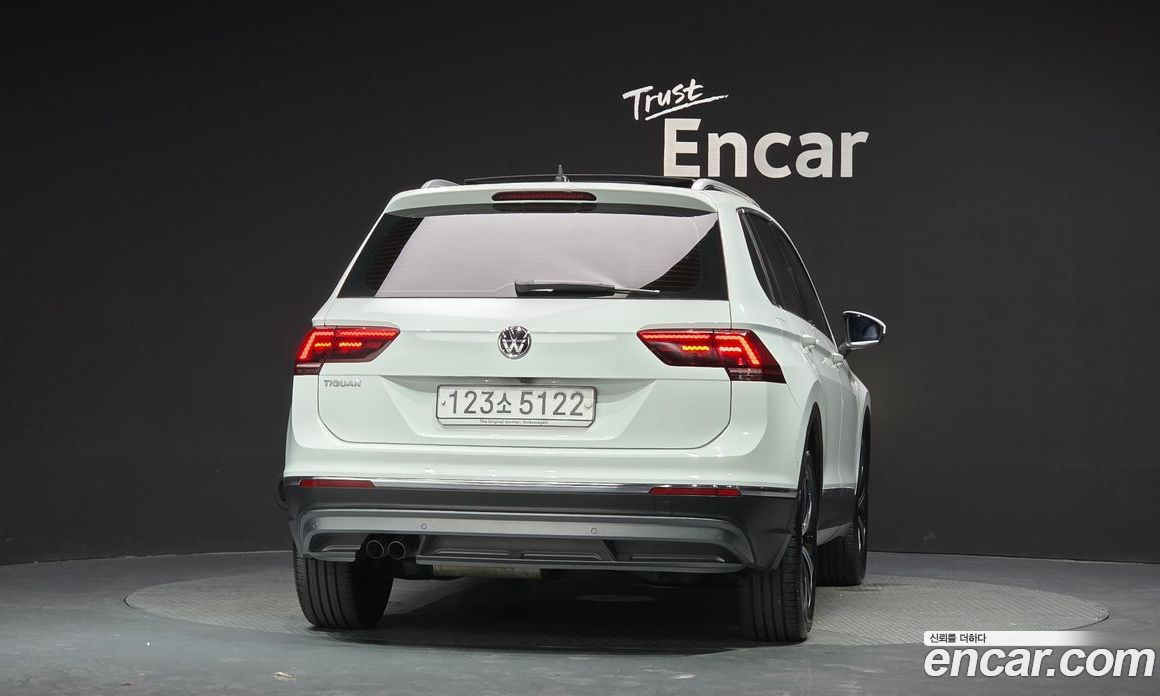 Volkswagen Tiguan 2nd Gen фото 4