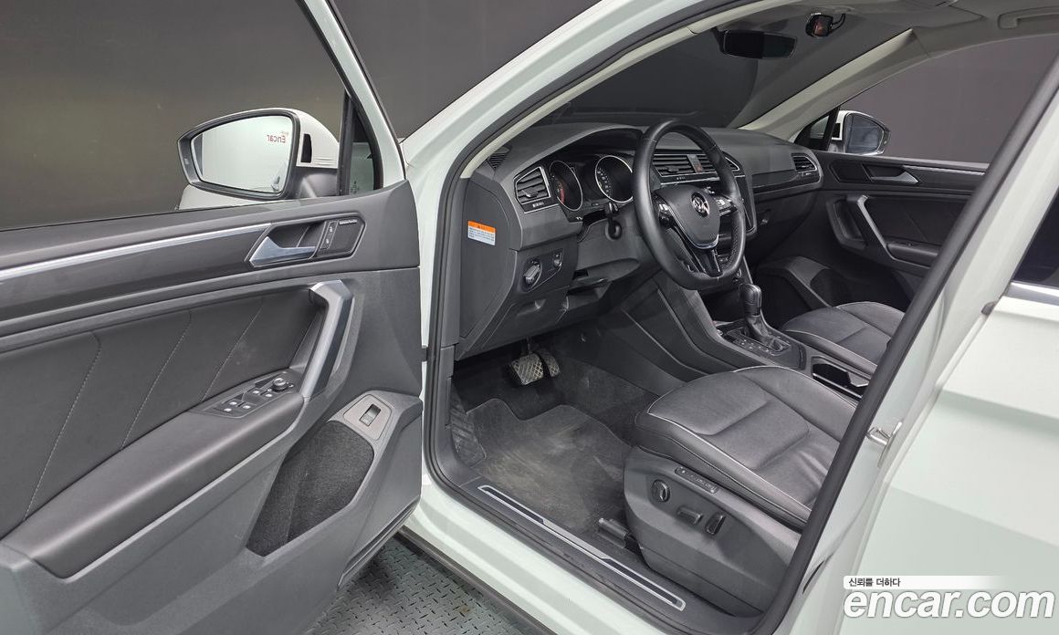 Volkswagen Tiguan 2nd Gen фото 10