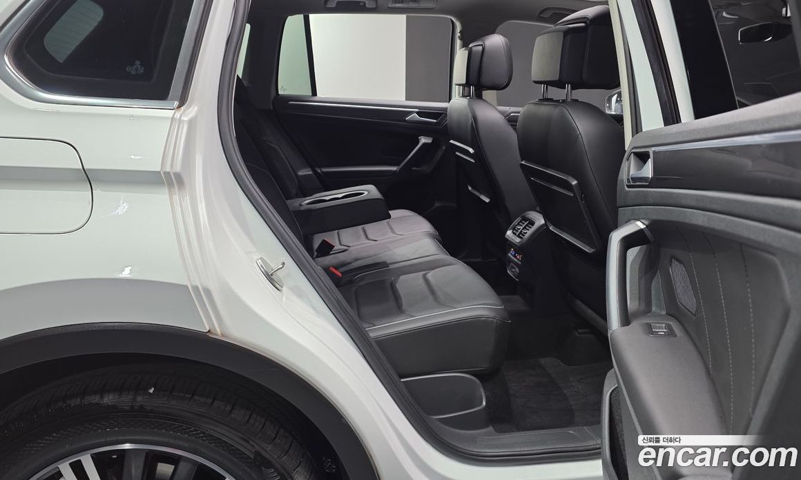 Volkswagen Tiguan 2nd Gen фото 11
