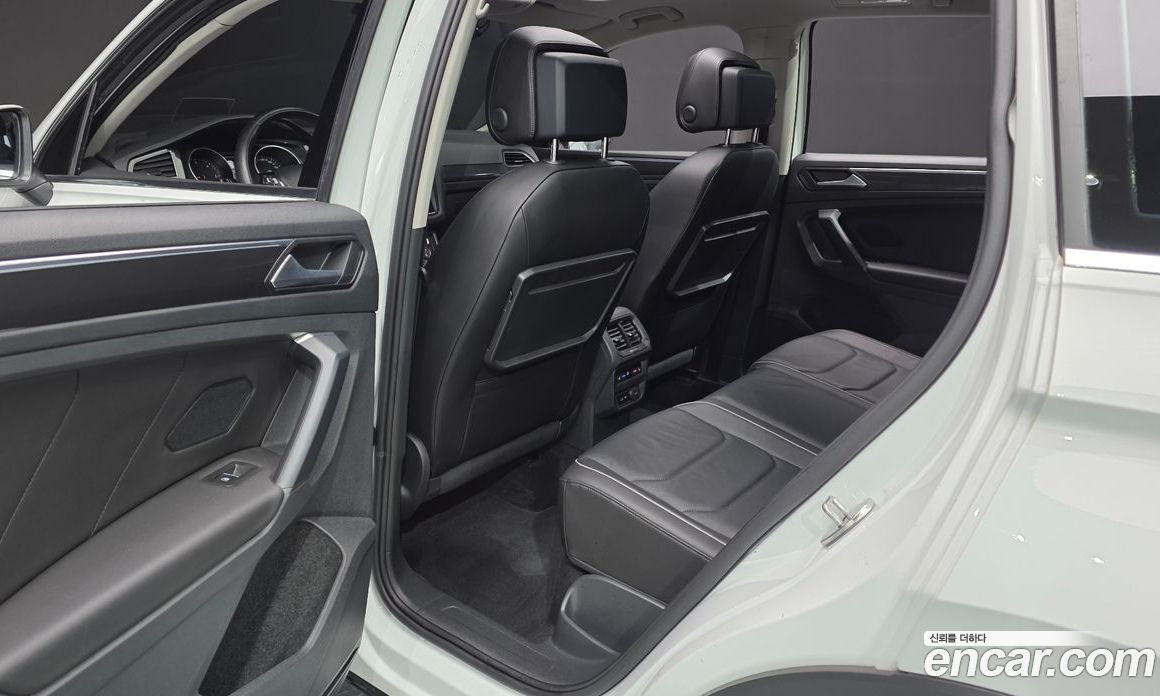 Volkswagen Tiguan 2nd Gen фото 12