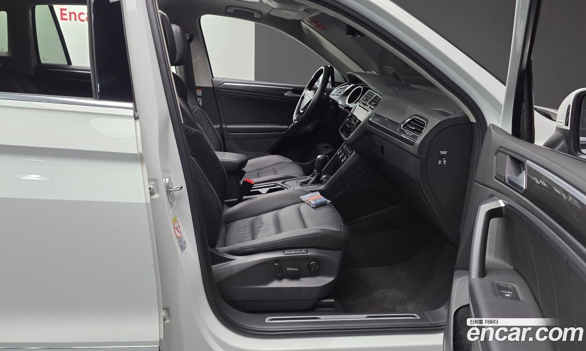 Volkswagen Tiguan 2nd Gen фото 26