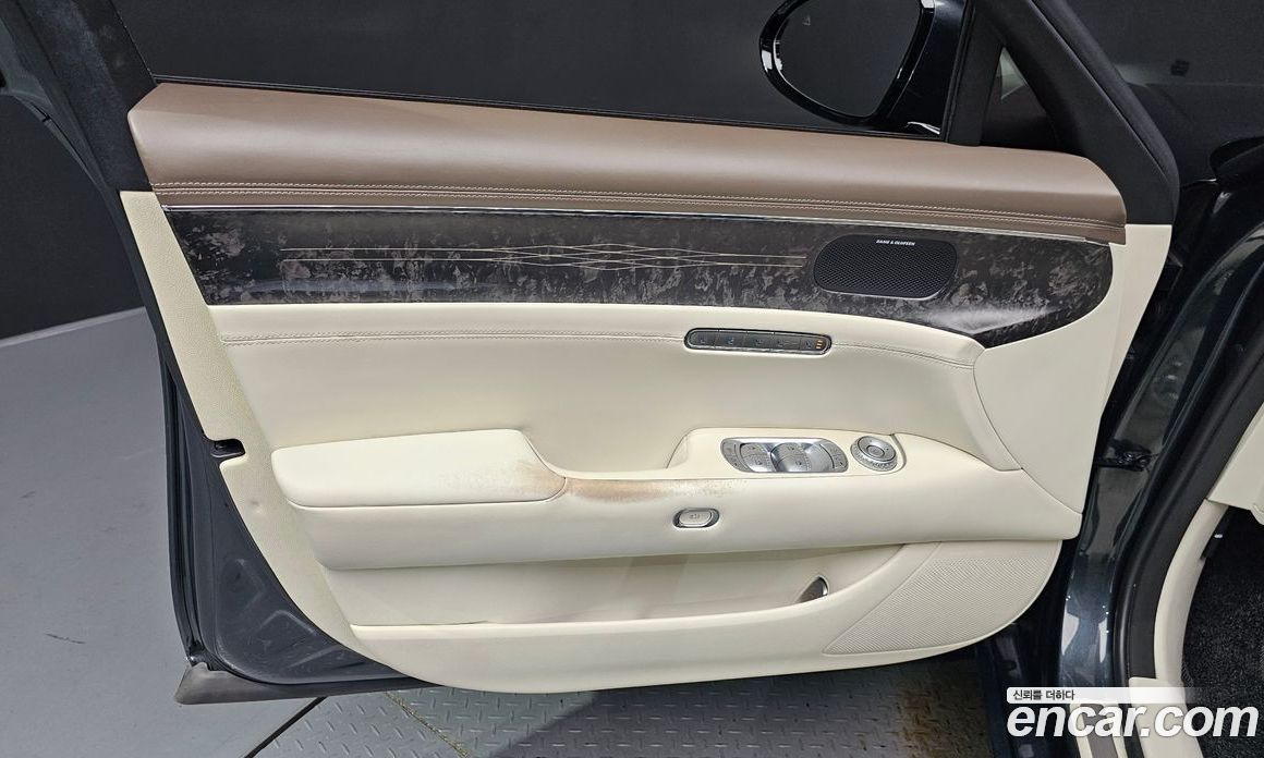 Genesis G90 (RS4) фото 24