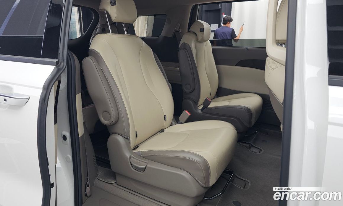 Kia Carnival 4th Gen фото 12