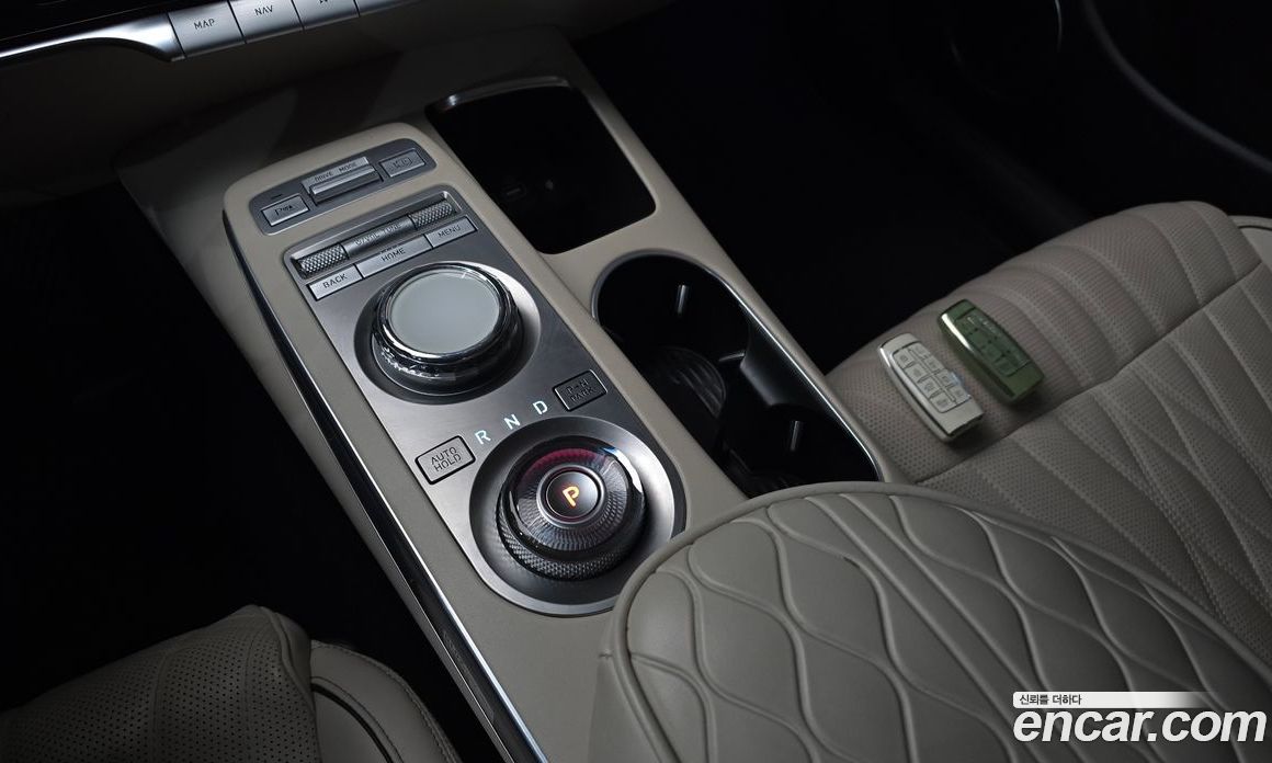 Genesis GV70 фото 9
