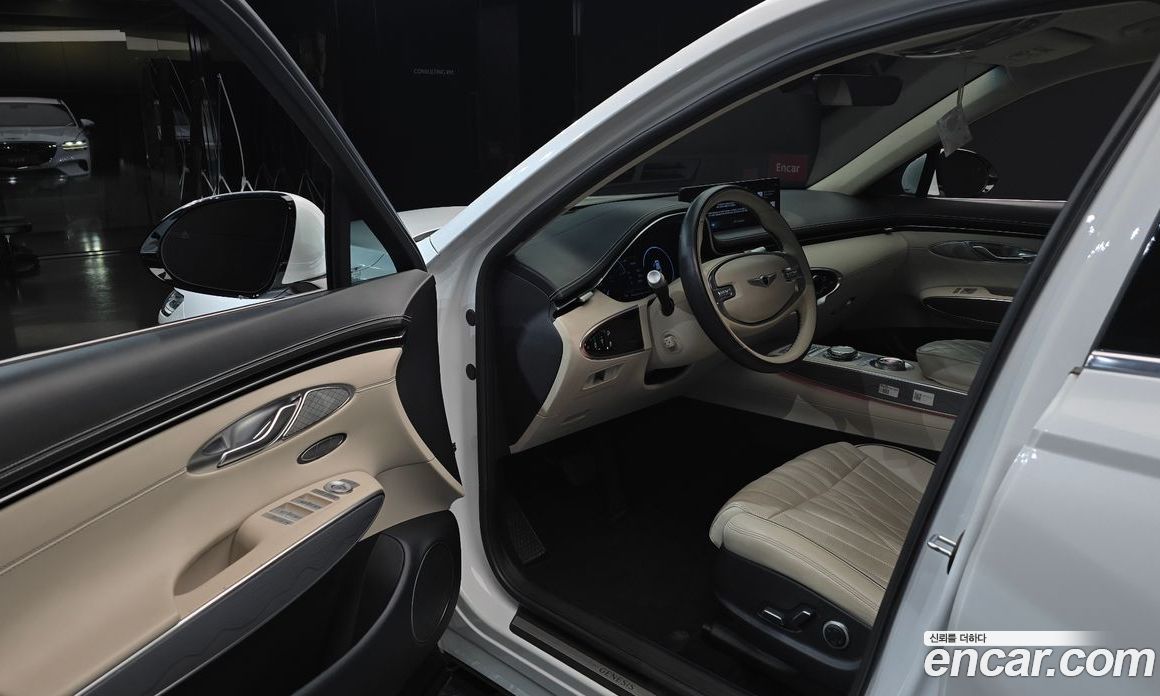 Genesis GV70 фото 10