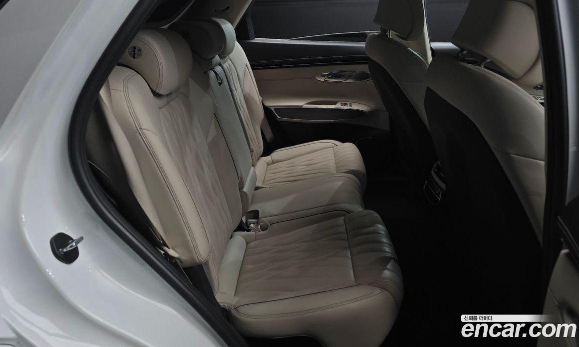 Genesis GV70 фото 11