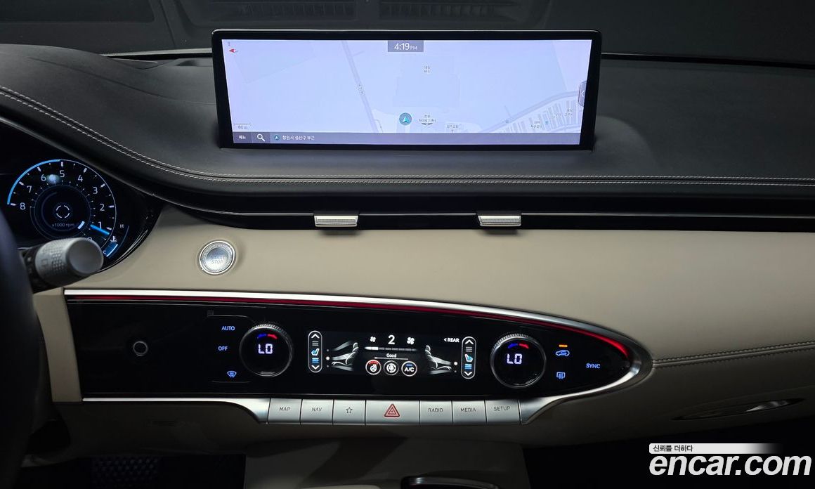 Genesis GV70 фото 14