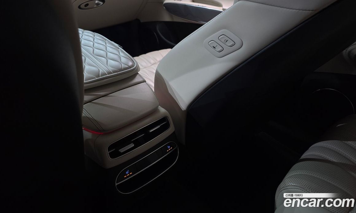 Genesis GV70 фото 18