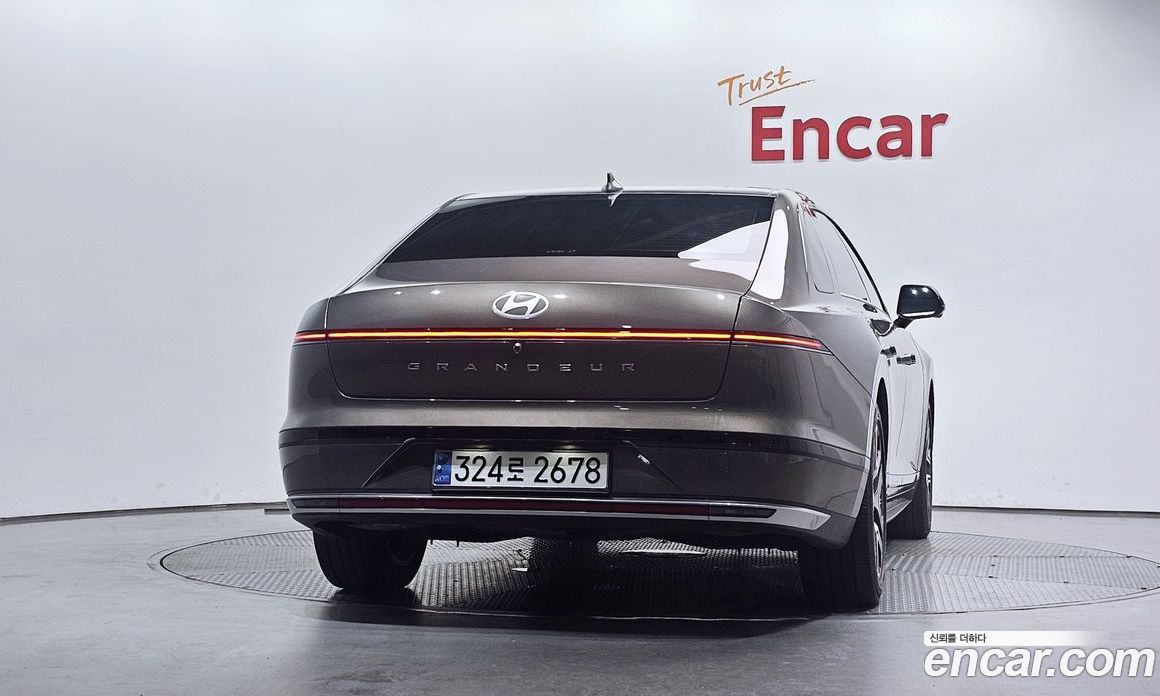 Hyundai Grandeur Hybrid (GN7) фото 4