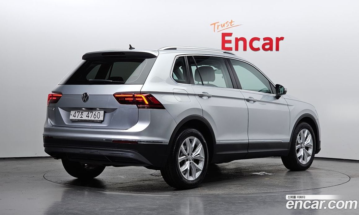 Volkswagen Tiguan 2nd Gen фото 2