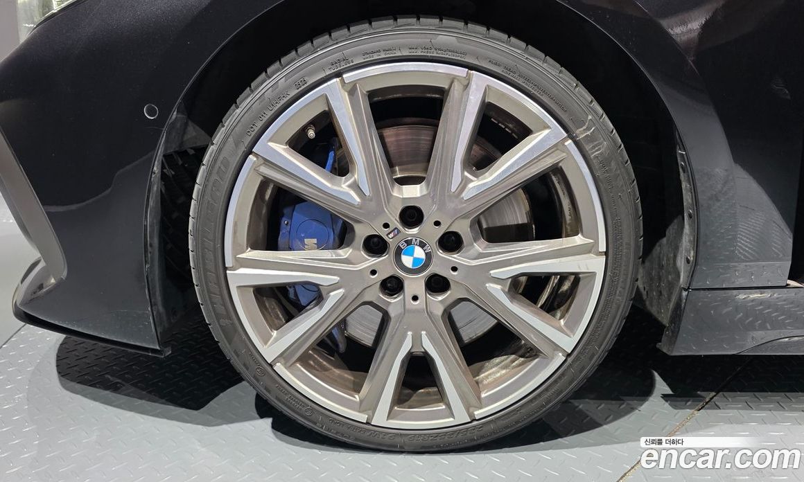 BMW 1-Series (F40) фото 4