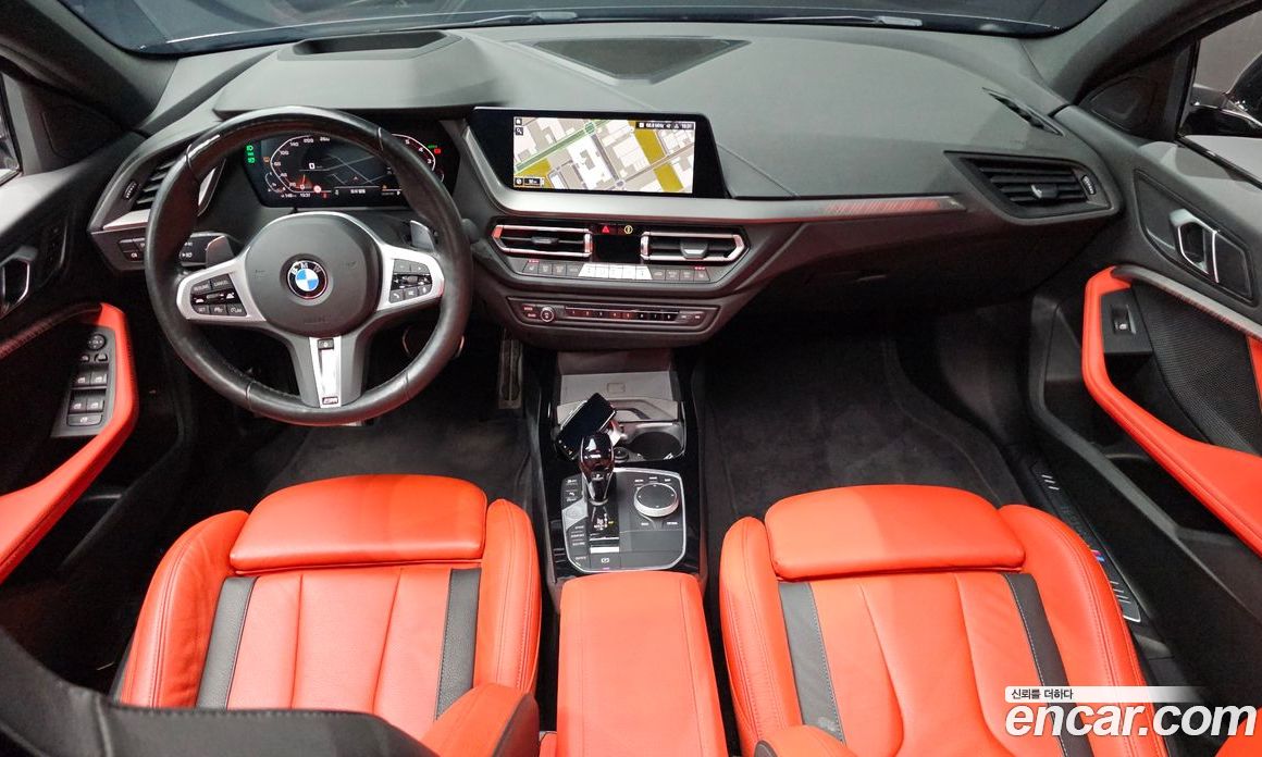 BMW 1-Series (F40) фото 6