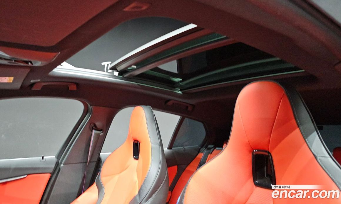 BMW 1-Series (F40) фото 30